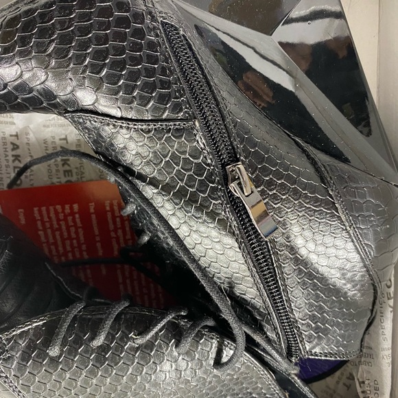 Faux leather embossed boots - Picture 2 of 3